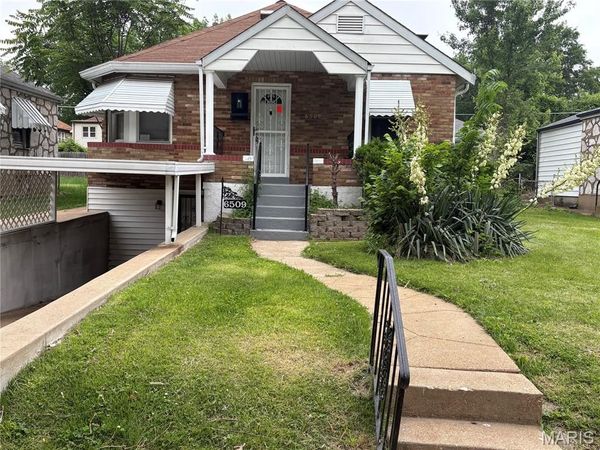 6509 Myron Avenue, St Louis, MO 63121