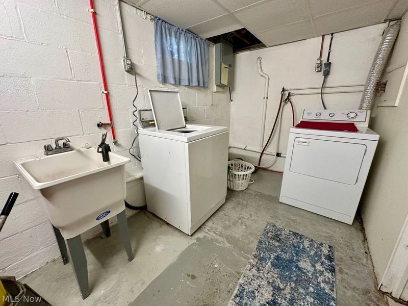 1215 Douglas Avenue , Barberton, OH 44203 Photo 19