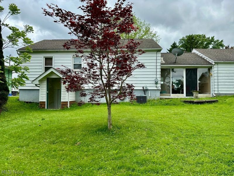 1215 Douglas Avenue , Barberton, OH 44203 Photo 2