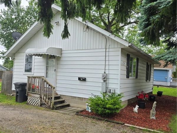 594 Gardendale Avenue , Akron, OH 44310