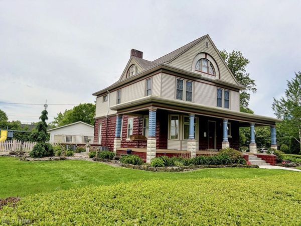 404 E Iron Avenue , Dover, OH 44622
