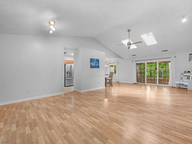 819 Renee Drive , Wadsworth, OH 44281 Photo 7