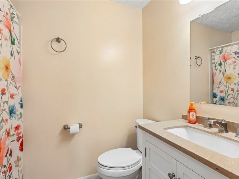 35955 Lakeshore Boulevard , Unit C2, Eastlake, OH 44095 Photo 20
