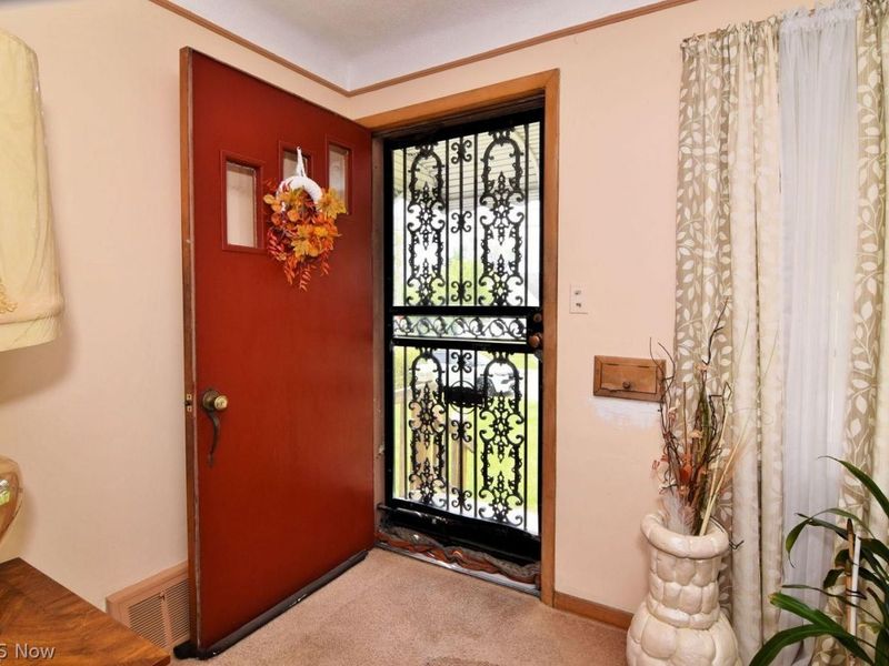 4253 E 162nd Street , Cleveland, OH 44128 Photo 3