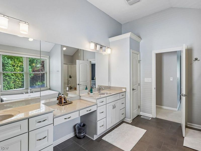 20646 Beacons Field Boulevard , Rocky River, OH 44116 Photo 35