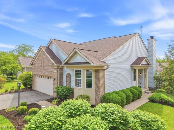 572 Mock Orange Lane , Chagrin Falls, OH 44023
