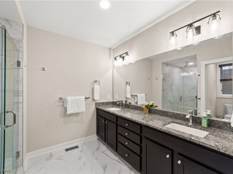 11202 North Park Place , Cleveland, OH 44104 Photo 16