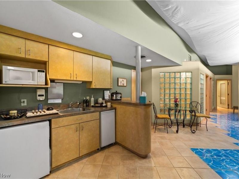 6071 Middle Ridge Road , Lorain, OH 44053 Photo 25