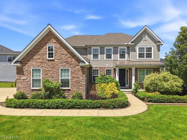 351 Glasgow Drive , Highland Heights, OH 44143