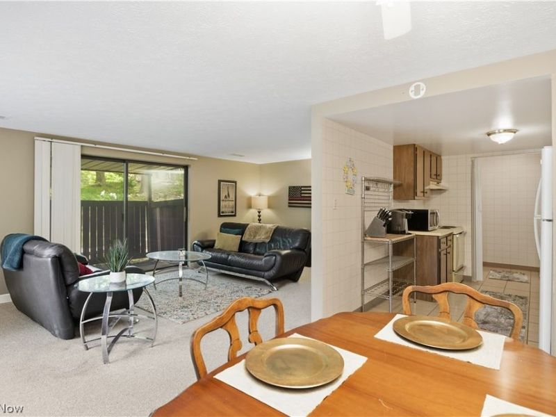 6895 Carriage Hill Drive , Brecksville, OH 44141 Photo 14