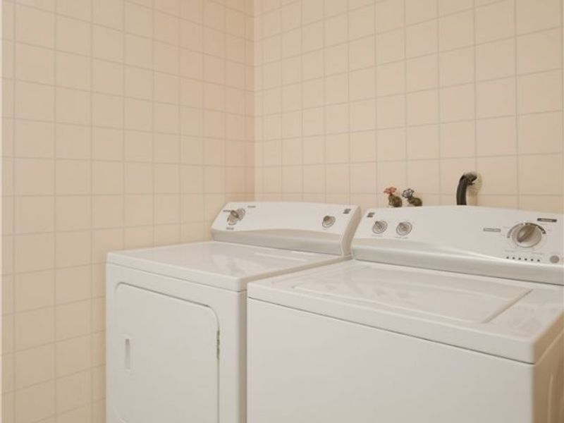 6895 Carriage Hill Drive , Brecksville, OH 44141 Photo 19
