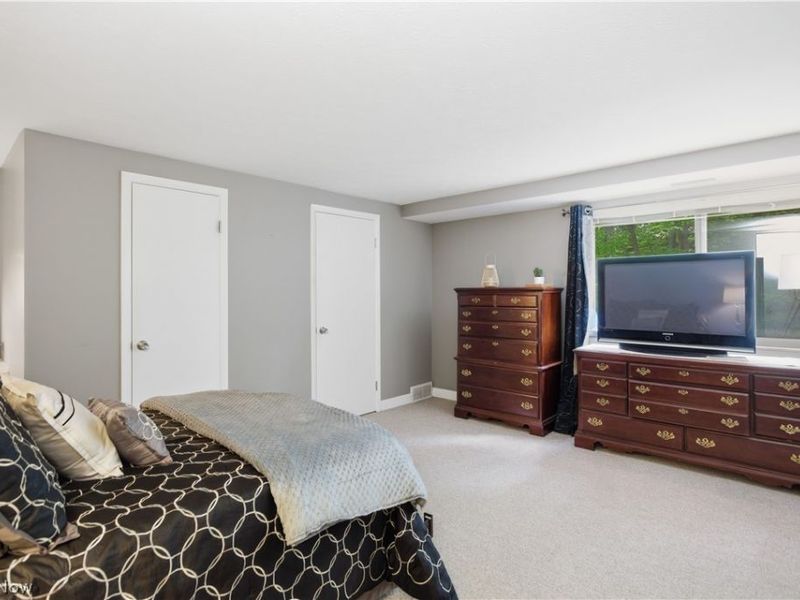 6895 Carriage Hill Drive , Brecksville, OH 44141 Photo 24