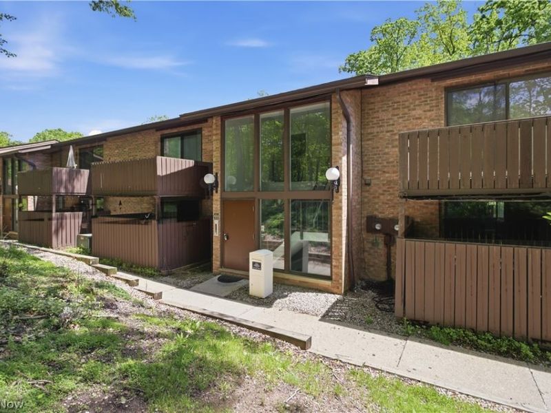 6895 Carriage Hill Drive , Brecksville, OH 44141 Photo 3