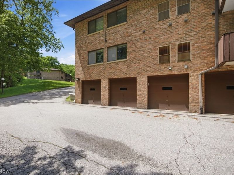 6895 Carriage Hill Drive , Brecksville, OH 44141 Photo 49