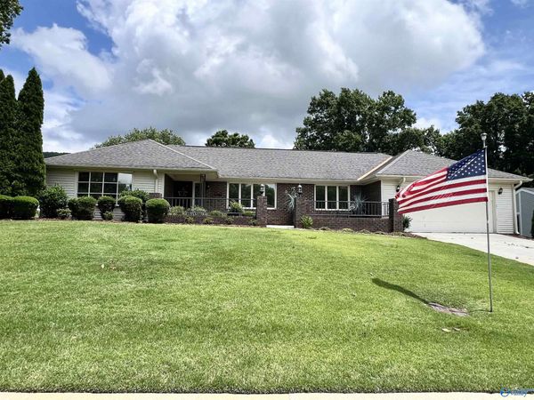 9403 Dons Court SE, Huntsville, AL 35803