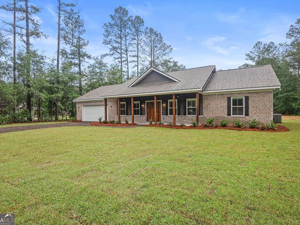 112 Dixie Drive, Springfield, GA 31329
