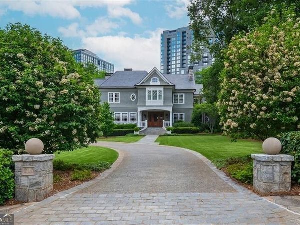 210 Peachtree Circle NE, Atlanta, GA 30309