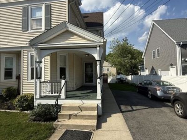 9-11 Rockland, Unit 9, Newton, MA 02458