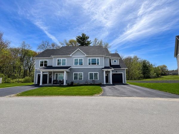 4 Clover Cir, Unit B, Salisbury, MA 01952