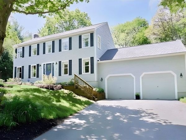 10 Windemere Way, Bridgewater, MA 02324