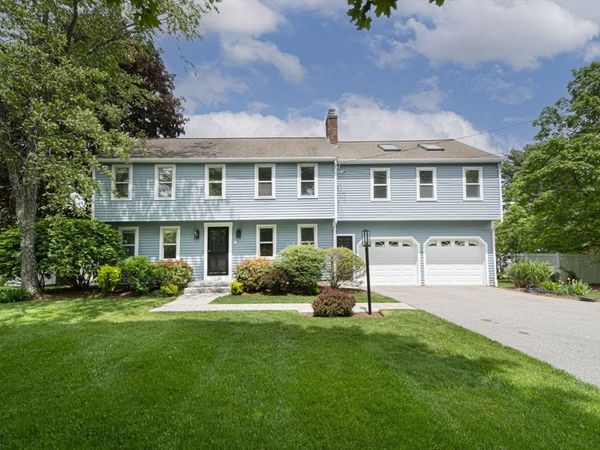 130 Pleasant St, Northborough, MA 01532