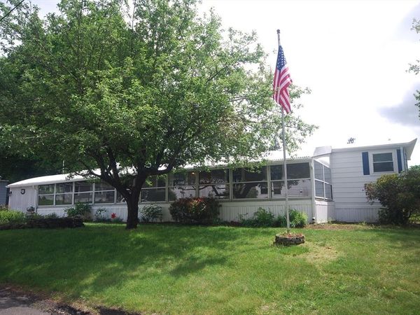 18 Riverview Circle, Brimfield, MA 01010