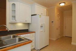 211 Faversham Lane photo 4