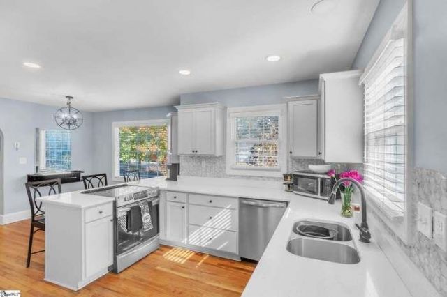 218 Beatrice Street Photo 15
