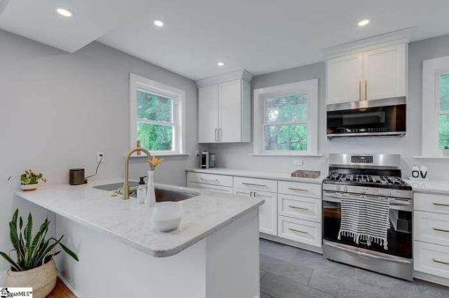 118 Paris Mountain Avenue Photo 8
