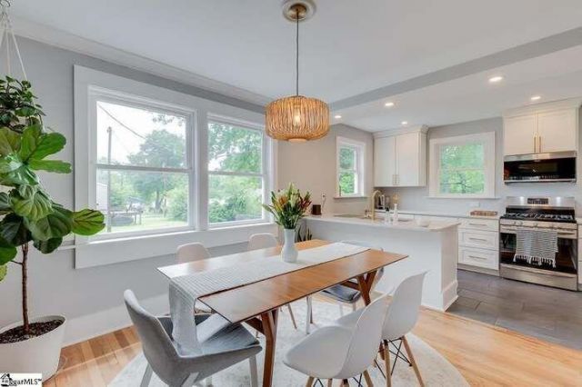 118 Paris Mountain Avenue Photo 9