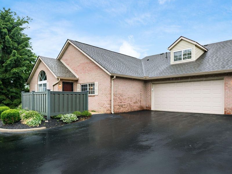 6046 Blendon Chase Drive , Westerville, OH 43081 Photo 2