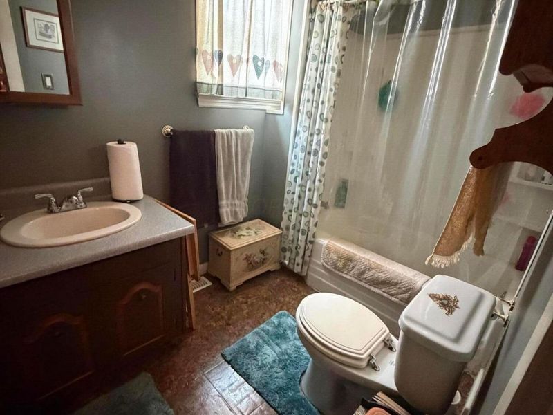 482 Motherwell Avenue , Logan, OH 43138 Photo 5