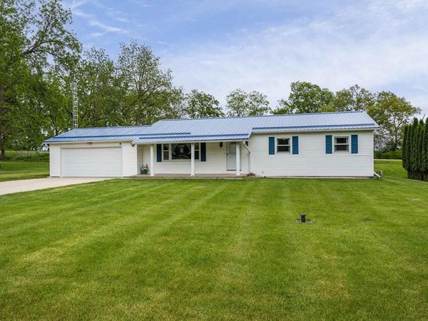 10266 N Amber Trail, Edgerton, WI 53534