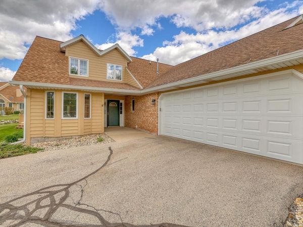 940 Spyglass HILL, Waterford, WI 53185