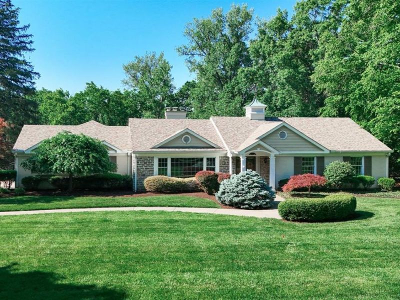4625 Burley Hills Drive, Indian Hill, OH 45243 Photo 2
