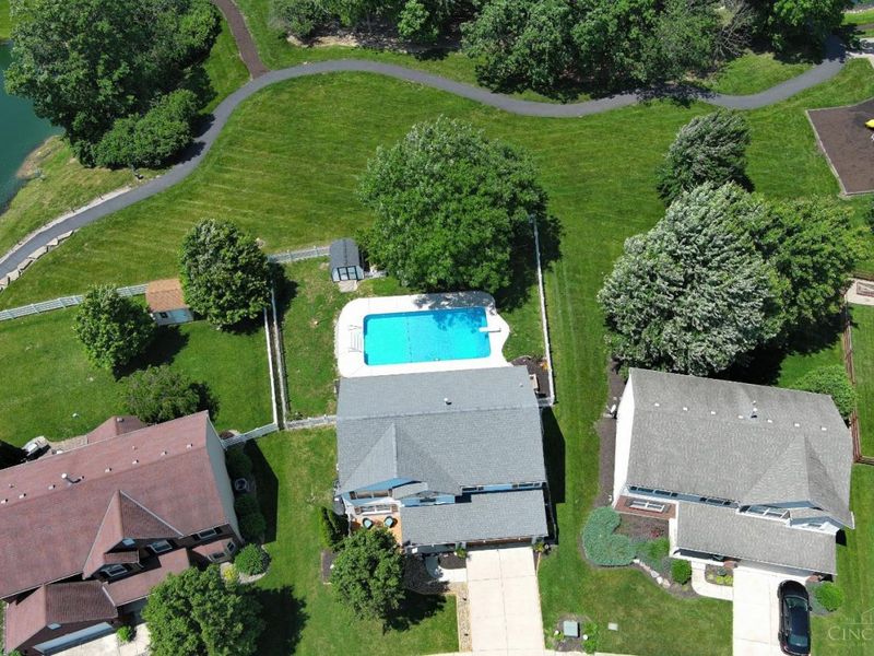 5917 Pepperridge Court, Hamilton Twp, OH 45039 Photo 2