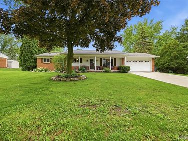 184 Carter Drive, Troy, MI 48098