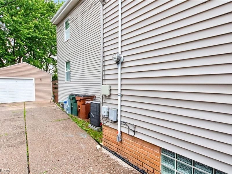 6806 Dartworth Drive , Parma, OH 44129 Photo 12
