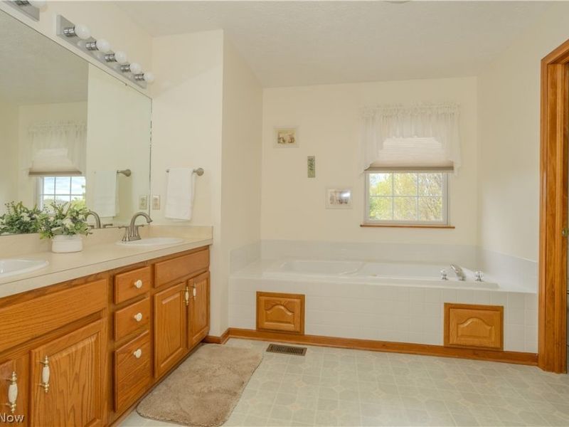 1009 Brittingham Drive, Ravenna, OH 44266 Photo 23