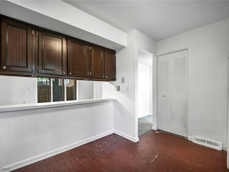 1015 Trevitt Circle N, Euclid, OH 44143 Photo 12