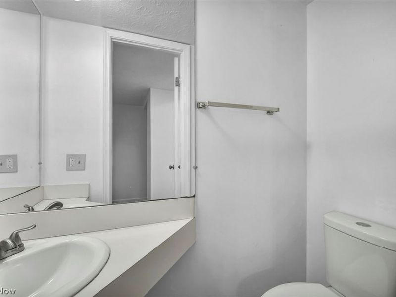 1015 Trevitt Circle N, Euclid, OH 44143 Photo 16
