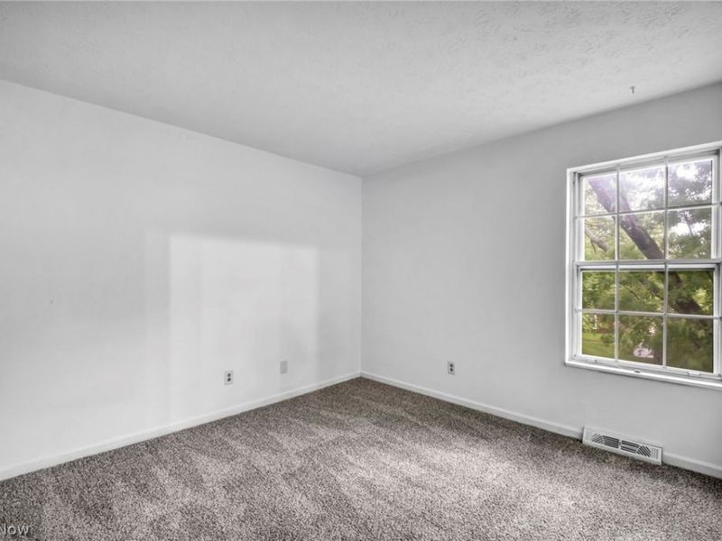 1015 Trevitt Circle N, Euclid, OH 44143 Photo 21