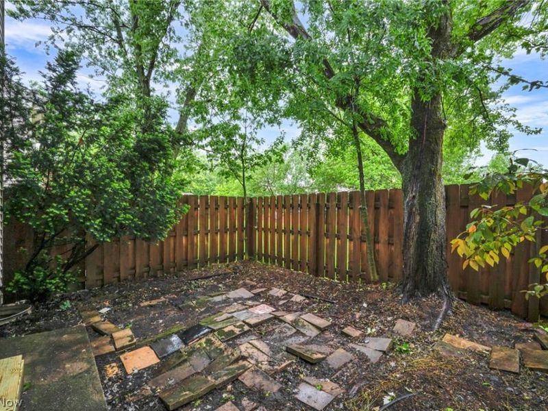1015 Trevitt Circle N, Euclid, OH 44143 Photo 42