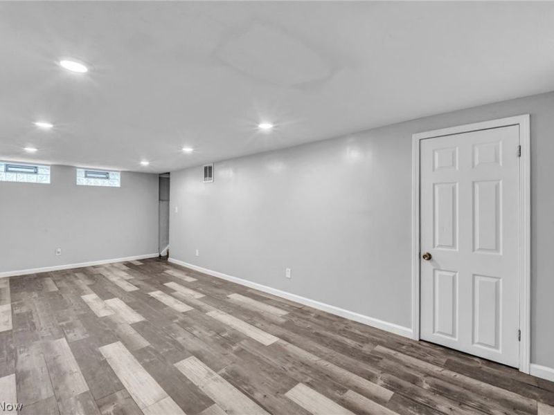 16911 Throckley Avenue , Cleveland, OH 44128 Photo 17