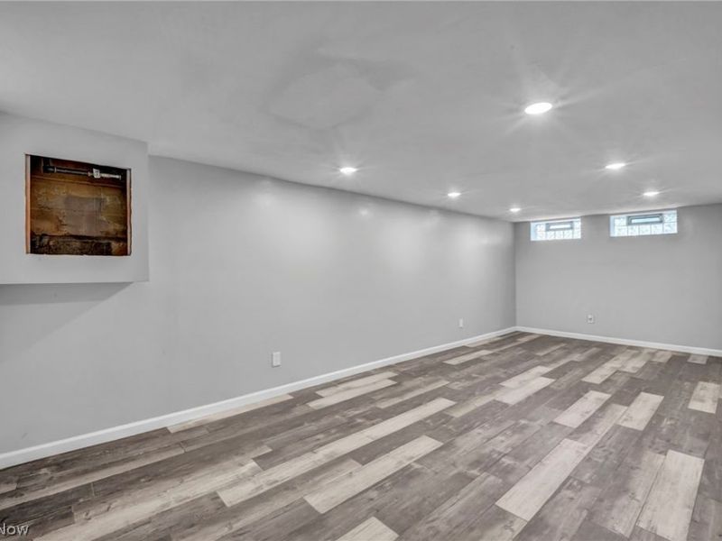 16911 Throckley Avenue , Cleveland, OH 44128 Photo 18