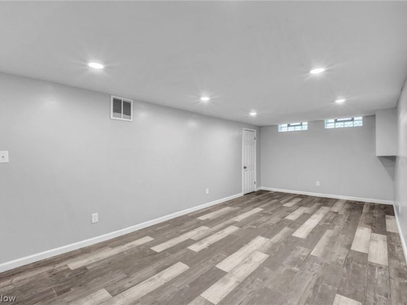 16911 Throckley Avenue , Cleveland, OH 44128 Photo 19