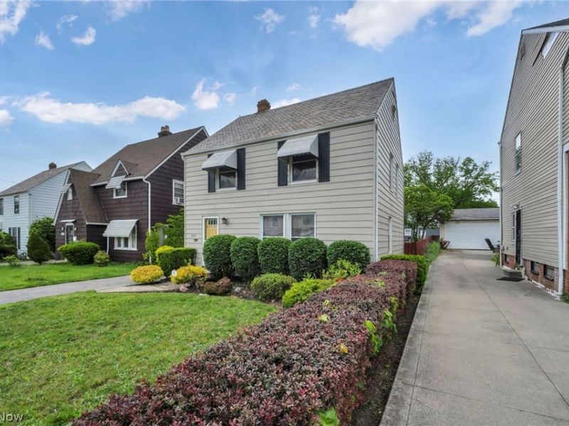 16911 Throckley Avenue , Cleveland, OH 44128 Photo 3
