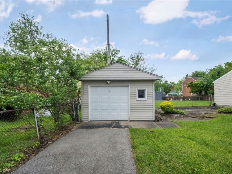 16911 Throckley Avenue , Cleveland, OH 44128 Photo 36