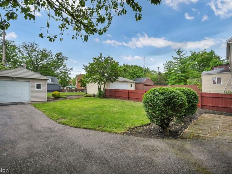 16911 Throckley Avenue , Cleveland, OH 44128 Photo 40
