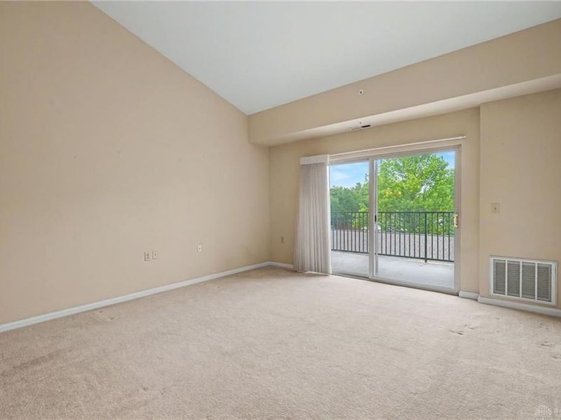 3170 E Stroop Road, Unit 304, Kettering, OH 45440 Photo 4